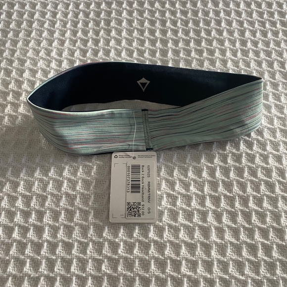 ivivvc by Lululemon Back 2 Back Headband - Picture 6 of 6